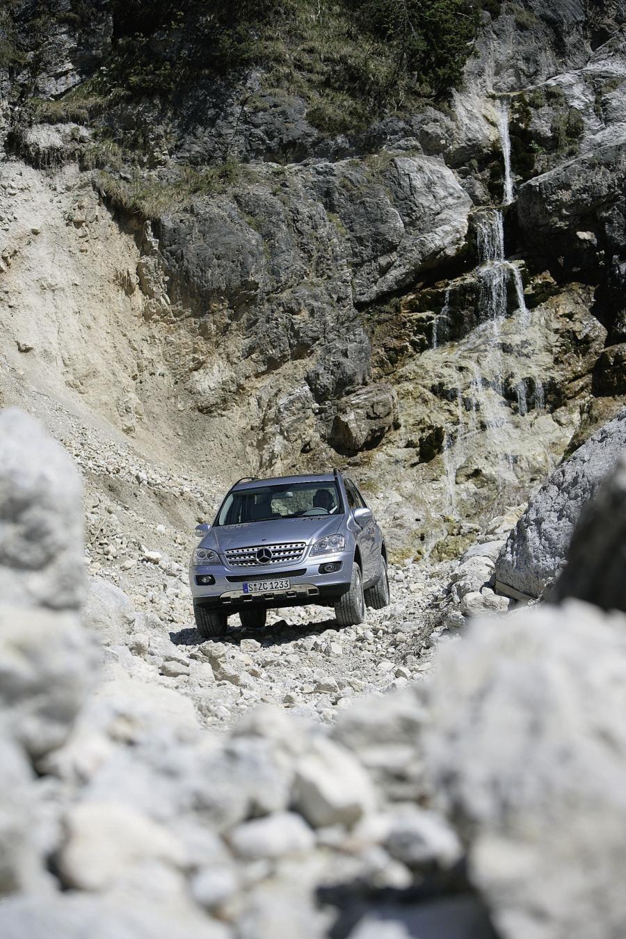 Mercedes-Benz ML-Class 2006 года  (фото 40 из 400)
